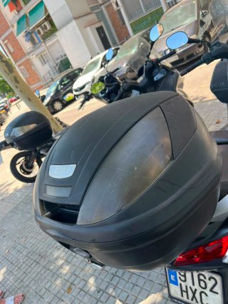 Baúl givi Suzuki Burgman 125 200