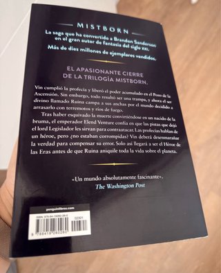 Libro de Brandon sanderson, el héroe de las eras