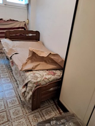 Armario con mesita y cabecero y pie regalo todo