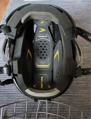 Casco de Hockey Easton con Rejilla