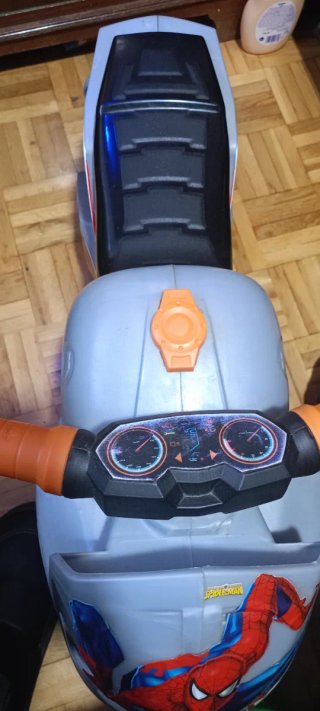 Moto infantil Molto Spiderman