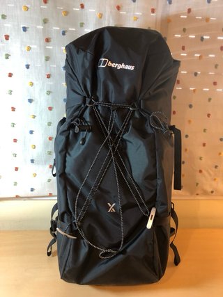 Mochila Alpinismo Berghaus 45L Negra