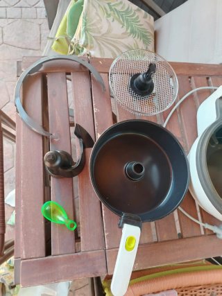 Freidora TEFAL de aire blanca