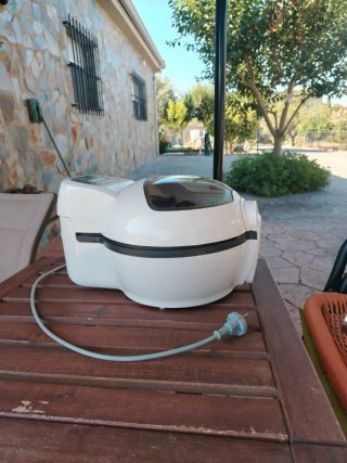 Freidora TEFAL de aire blanca