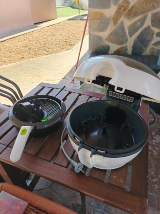 Freidora TEFAL de aire blanca