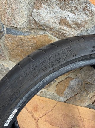 2 neumáticos Michelin Pilot Sport 4 S