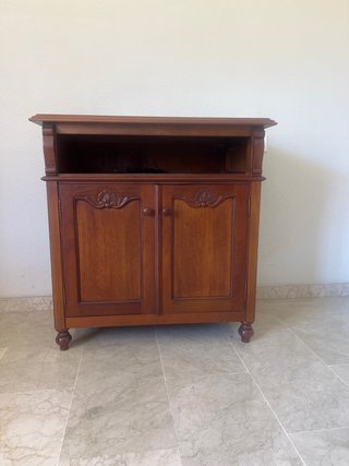 Mueble TV madera estilo clásico