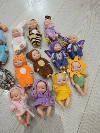 Lote de 16 muñequitos bebé