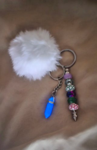 Portachiavi con pompon e ciondolo cristallo