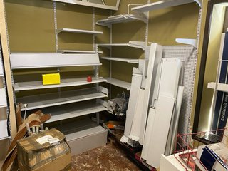 Estanterías metálicas para tienda o taller