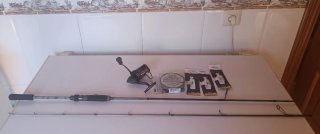 Pack Pesca Completo Con Caña Carbono Y Accesorios