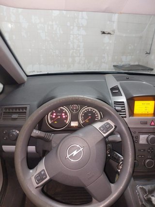 Opel Zafira b 2005