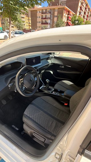 Peugeot 208 2024