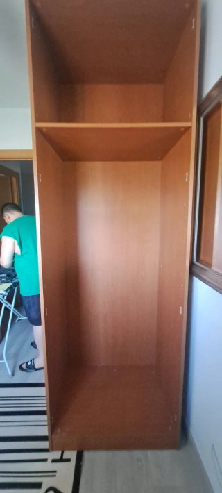Armario de dos puertas madera