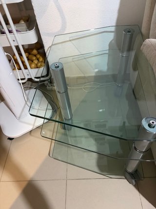 Mesa cristal y metal transparente