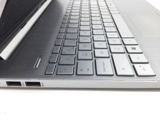 E588630-0 PC PORTATIL HP 15S