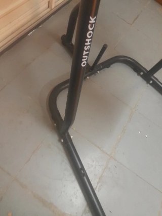 Soporte y saco de boxeo OUTSHOCK