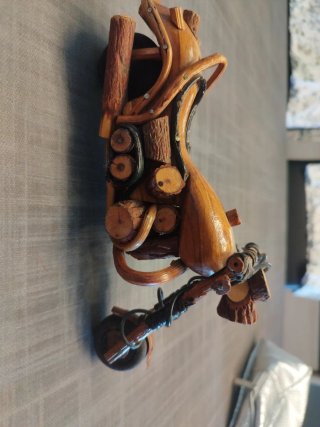 Moto artesanal de madera