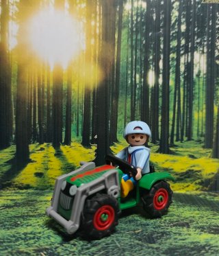 Playmobil Niño con  Tractor
