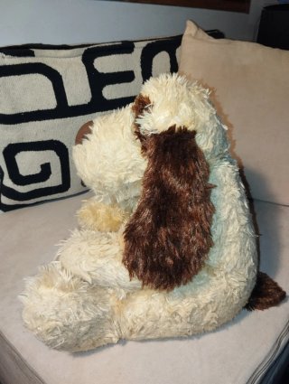 Peluche perro suave marrón y beige
