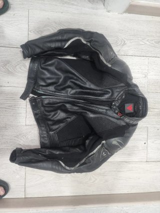 Mono Dainese Cuero Negro