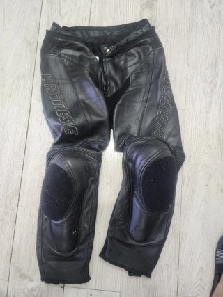 Mono Dainese Cuero Negro