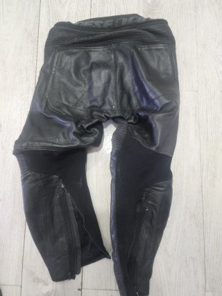 Mono Dainese Cuero Negro