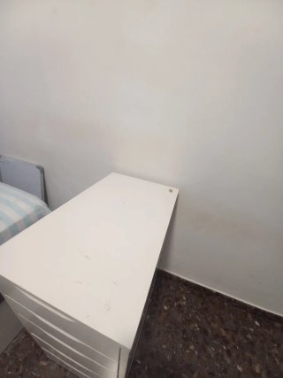 Cajonera blanca de plástico