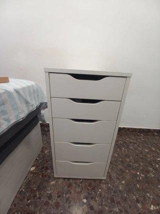Cajonera blanca de plástico