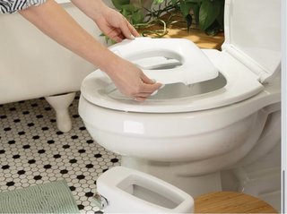 Orinal infantil con sonido de cisterna