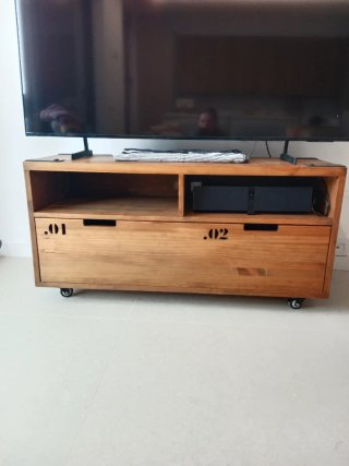 Mesa comedor, aparador  y carro de TV