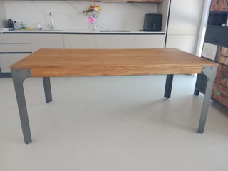 Mesa comedor, aparador  y carro de TV