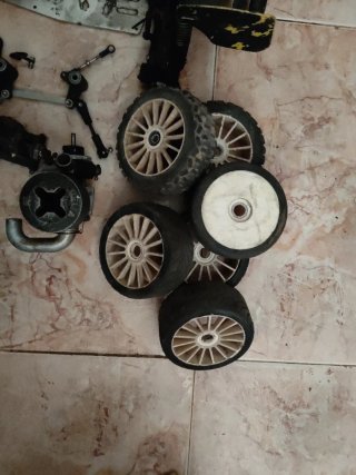 2 Kyosho RC para piezas o restaurar
