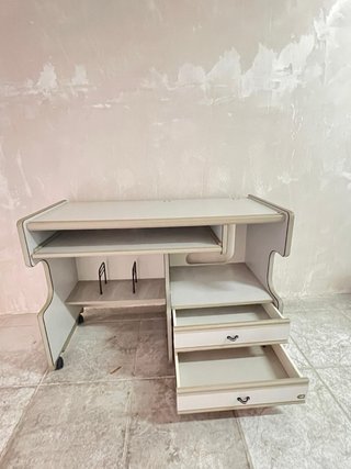 Scrivania moderna con ruote (a Cehegin)