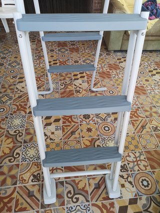 Escalera Piscina Elevada GRE