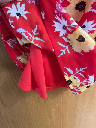 Vestido H&M floral rojo y amarillo