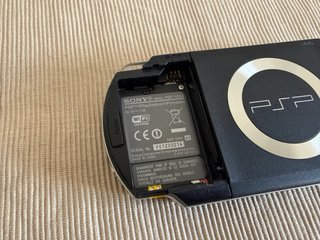PSP 1004 Negra + 6 Juegos