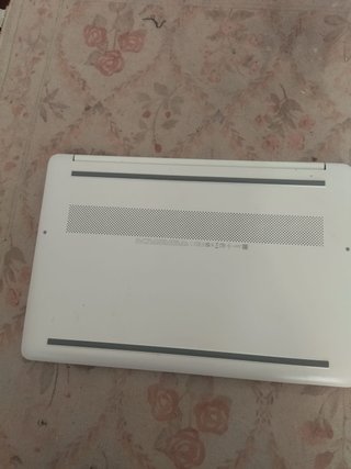 HP Laptop 14”/15” i5 8GB SSD + Cargador