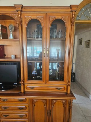 Mueble de salón de madera
