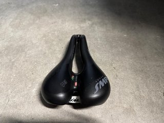 Sillín SMP TRK Gel Negro Medium