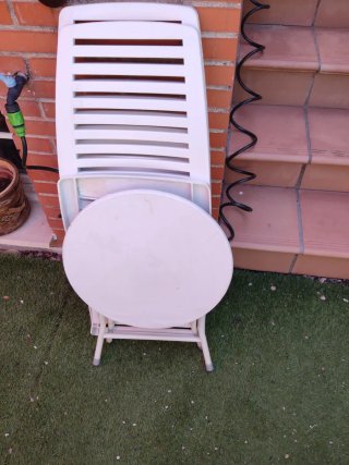 CONJUNTO MESA Y SILLAS PLEGABLES