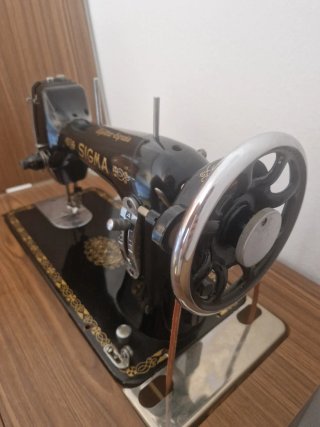 Máquina de coser antigua Sigma Elgoibar-España