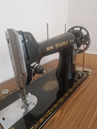 Máquina de coser antigua Sigma Elgoibar-España
