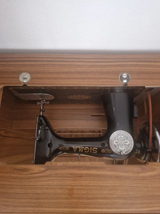 Máquina de coser antigua Sigma Elgoibar-España