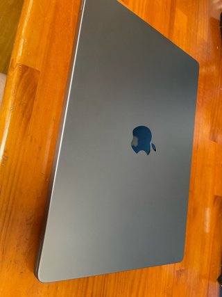 MacBook Pro 14,2” 2022 M1 Pro 16GB 512GB Gris Esp