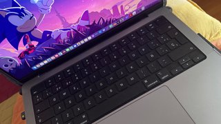 MacBook Pro 14,2” 2022 M1 Pro 16GB 512GB Gris Esp