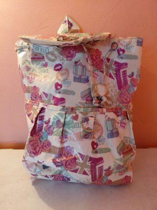 Mochila plastificada estampado Londres