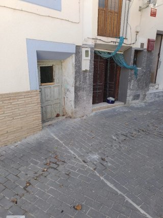 Casa en venta en Moratalla 150m tres plantas