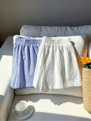 Pantalones cortos cómodos de rayas y blancos