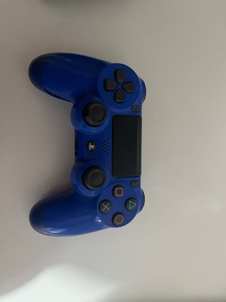 PS4 Pro Negra + 2 mandos  Juegos se venden aparte